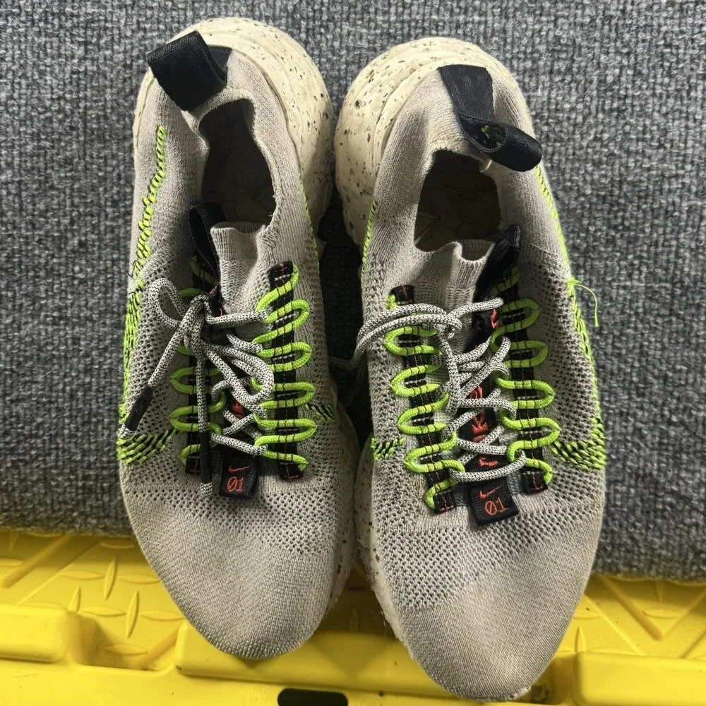 Nike Space Hippie 01 Running Shoes Mens Size‎ 10 Gray Knit Volt DJ3056-004